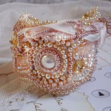 Bracelet Rice powder cuff embroidered with freshwater pearls, pearls, seed beads and Swarovski crystals